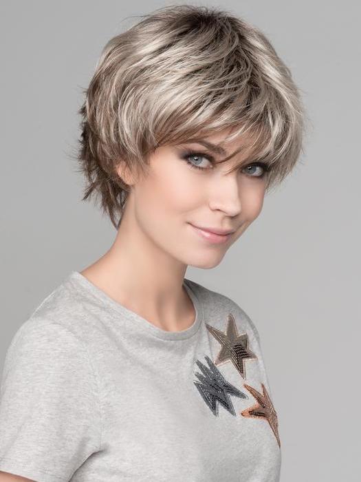Ellen Wille | Hair Power | Club 10 in SAND MULTI ROOTED | Lightest Brown and Medium Ash Blonde Blend with Light Brown Roots
